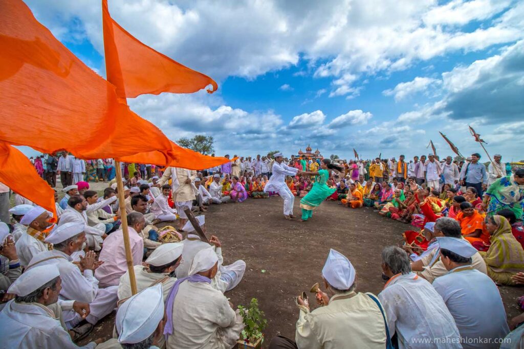 Pilgrims in Wari